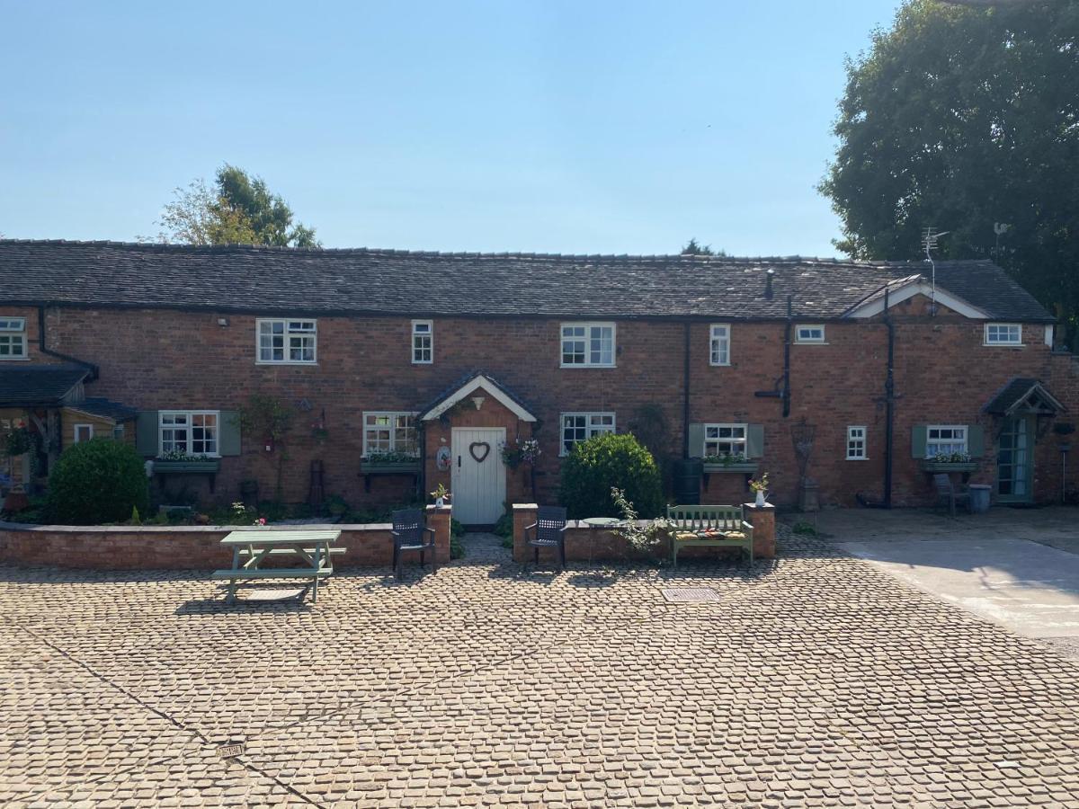 Bank Farm Cottages Nantwich Exterior foto